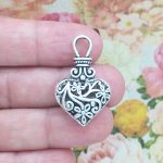 filigree heart pendant