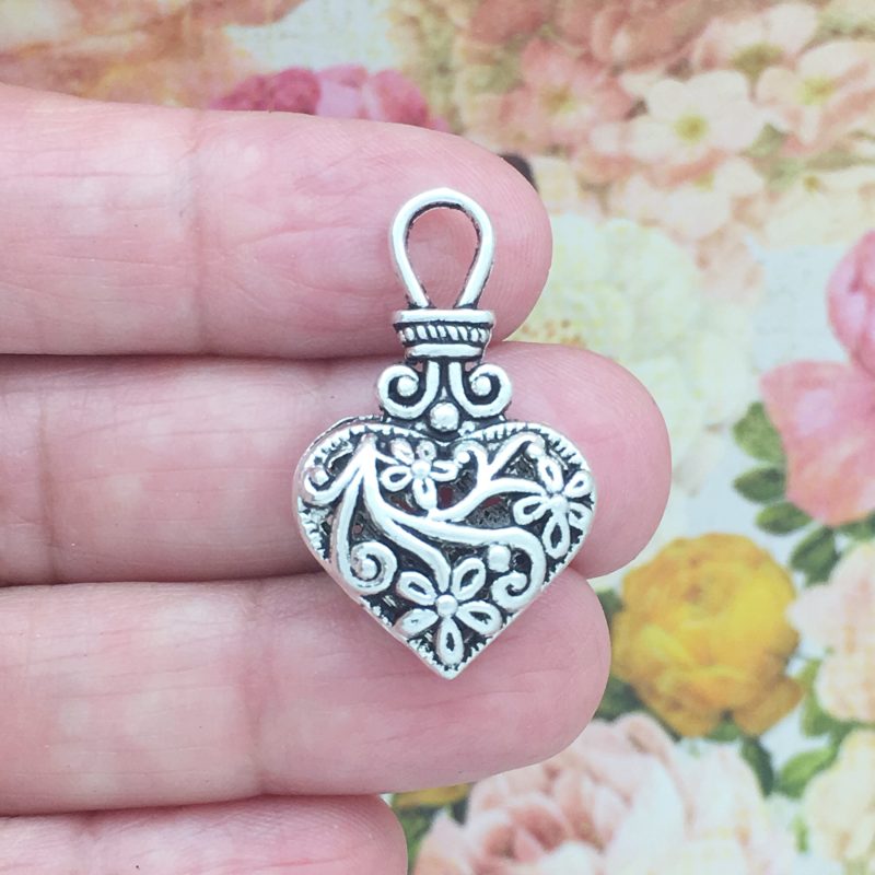filigree heart pendant
