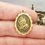 Praying Hands Charm