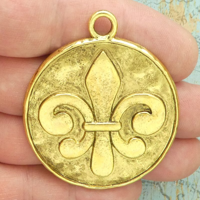 Gold Fleur de Lis Pendant