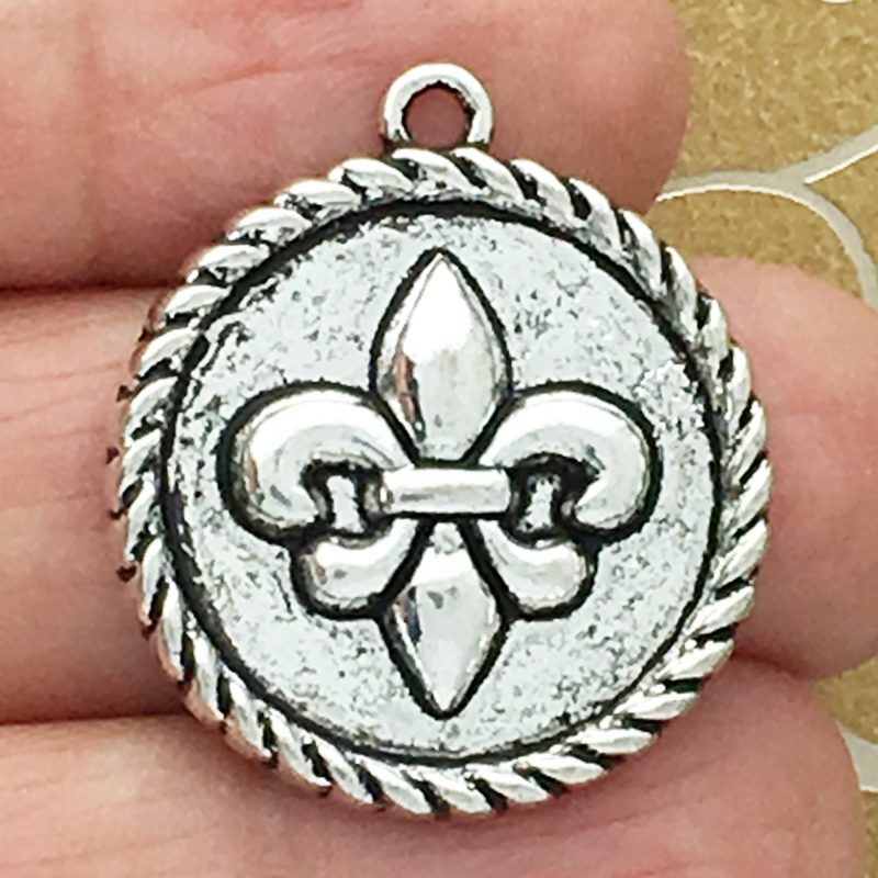 Fleur De Lis Charm Pendant