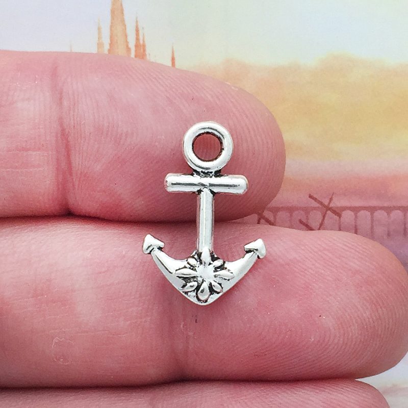 Small Anchor Charm