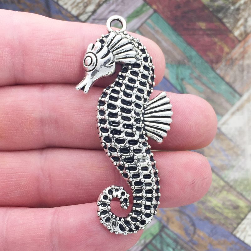 Silver Seahorse Pendant