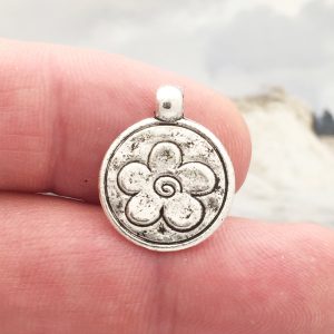 Daisy Flower Charm