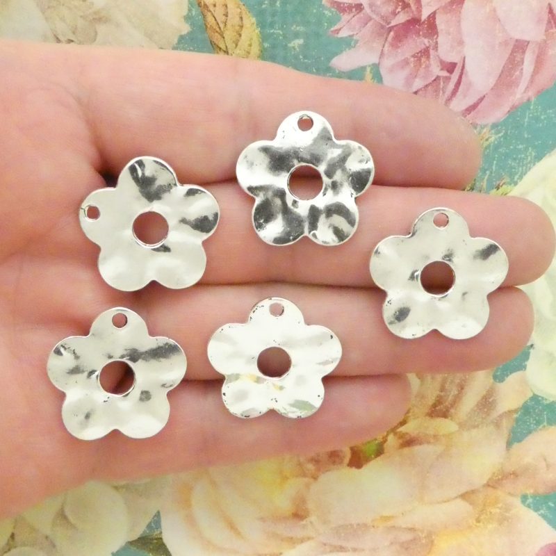 Daisy Charms Wholesale