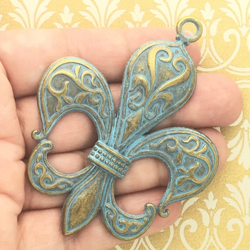 Fleur de Lis Pendants Bulkj
