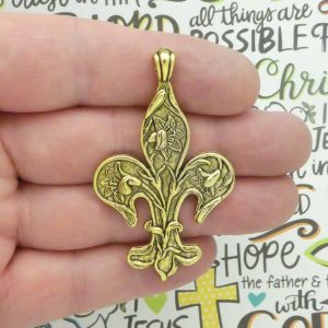 Gold Fleur De Lis Pendant