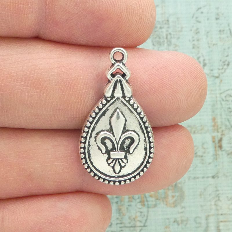 fleur de lis pendant