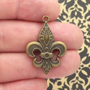 Fleur De Lis Charm Pendant