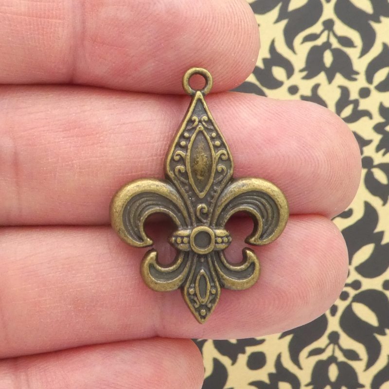 Fleur De Lis Charm Pendant
