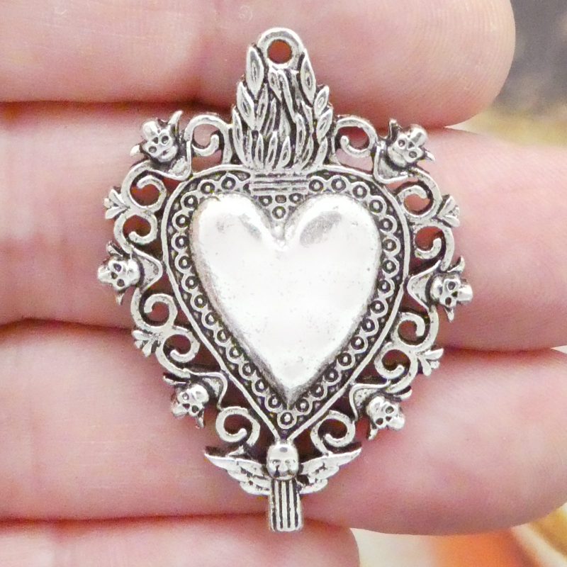 Sacred Heart pendants for jewelry making