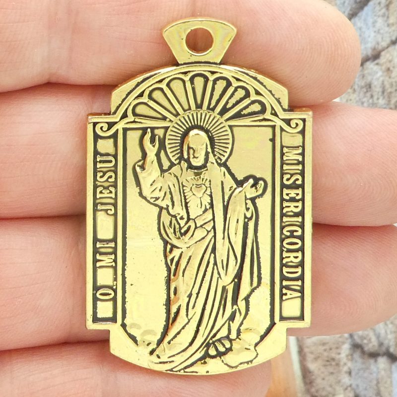 Sacred Heart of Jesus medals bulk in gold pewter closeup