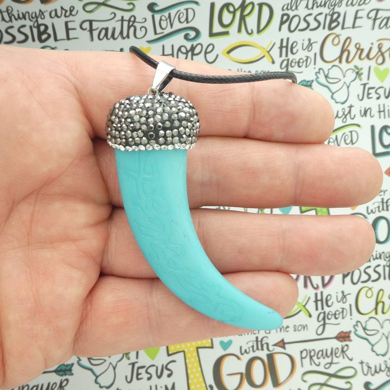 turquoise tiger claw pendants back