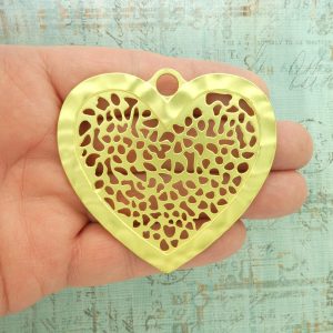 hammered heart pendants bulk in gold