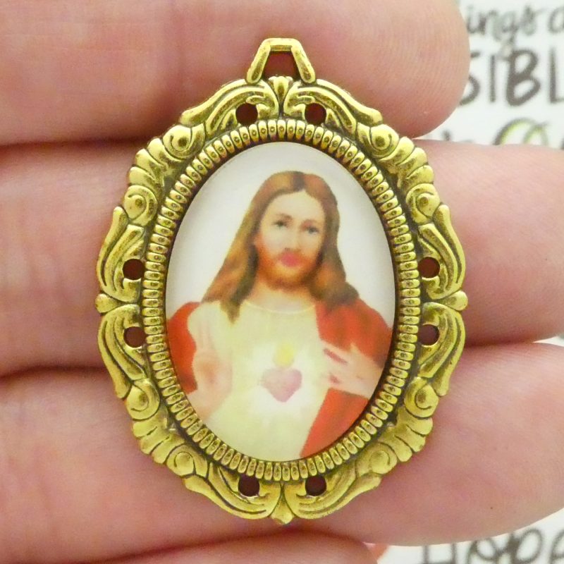 Sacred Heart of Jesus Pendants Bulk in Gold closeup