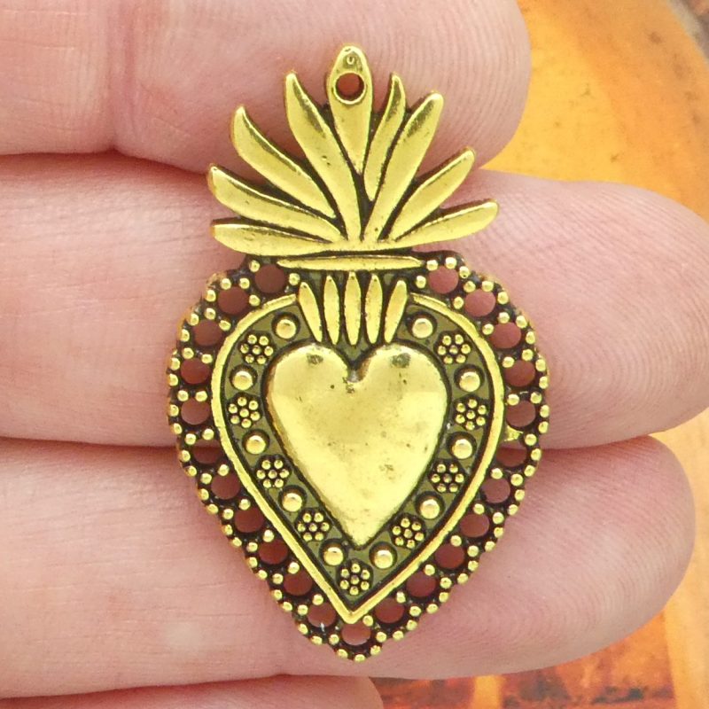 gold sacred heart of jesus pendants bulk