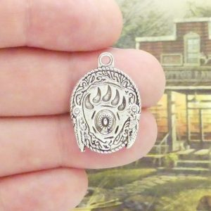 bear claw spirit charm