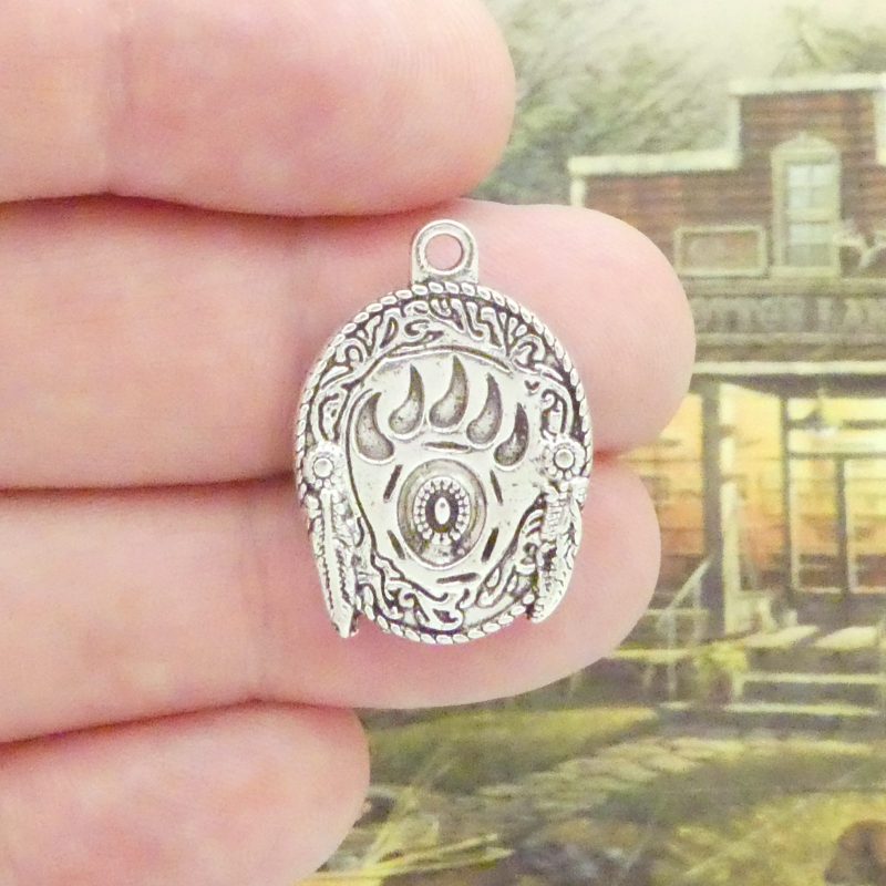 bear claw spirit charm