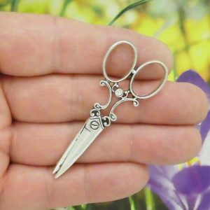 silver scissor pendant