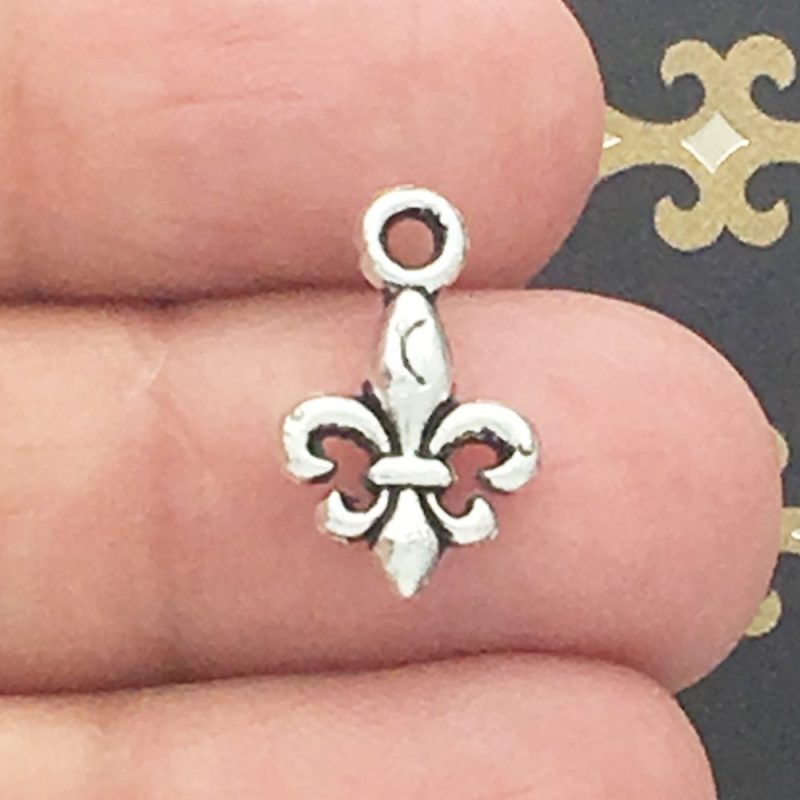 Small Fleur De Lis Charm