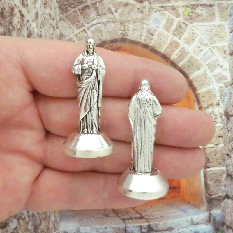 Sacred Heart of Jesus Statue