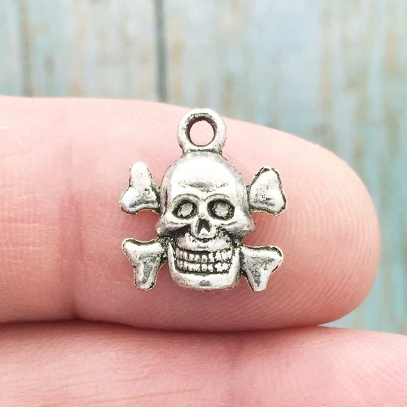 skull and crossbones charm