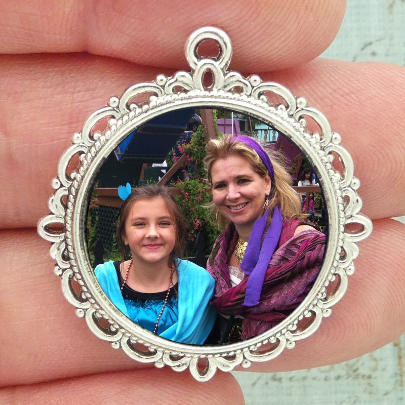 Round DIY Photo Charm