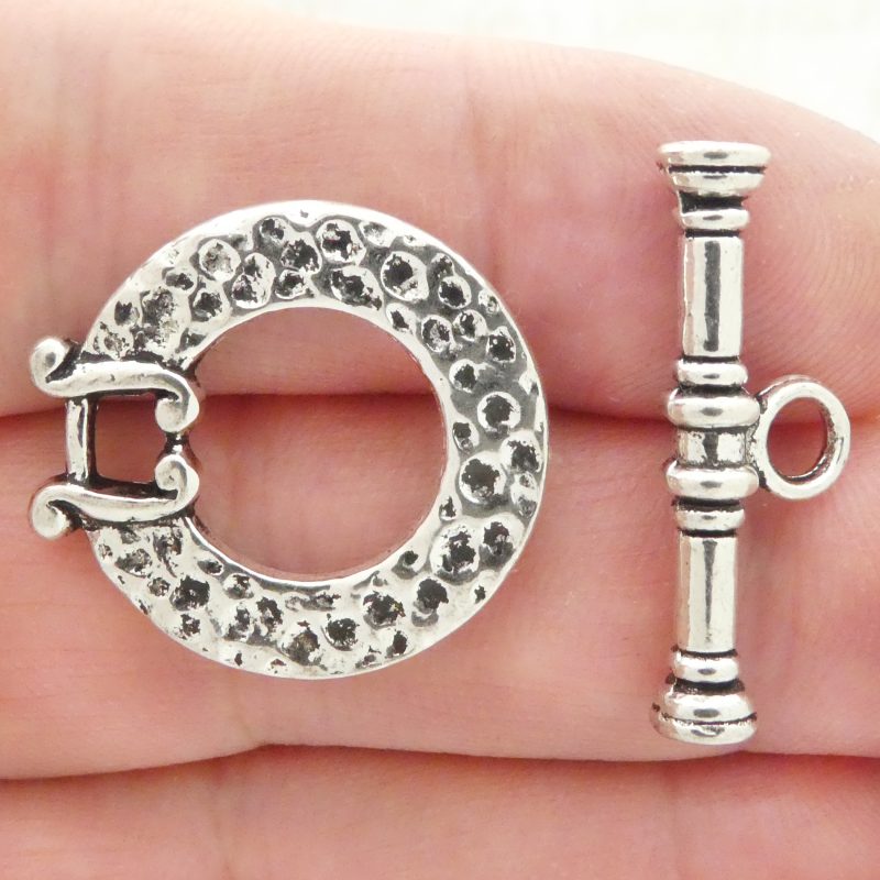 toggle clasp closure