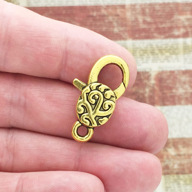 lobster clasp closure